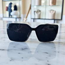 Load image into Gallery viewer, Ms. Playful
