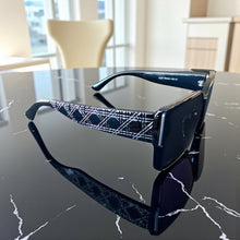 Load image into Gallery viewer, Ms. Playful
