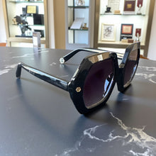 Load image into Gallery viewer, Ms. Carolina
