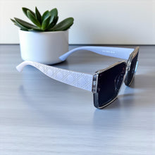 Load image into Gallery viewer, Ms. Playful
