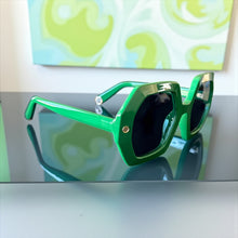 Load image into Gallery viewer, Ms. Carolina
